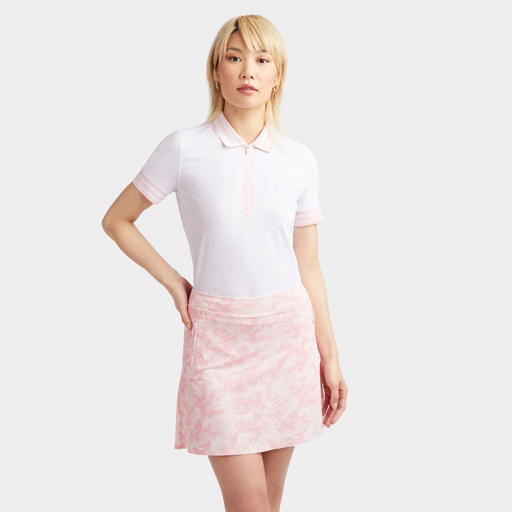 G/FORE WOMEN'S EMBOSSED LOGO CONTRAST QUARTER ZIP TECH PIQUÉ POLO - SNOW