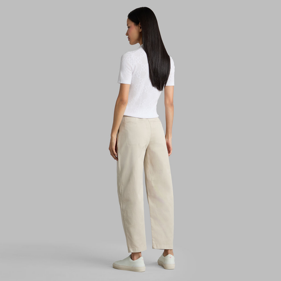 G/FORE WOMEN'S LTD RELEASE STRETCH COTTON GABARDINE BARREL LEG TROUSER - PUMICE