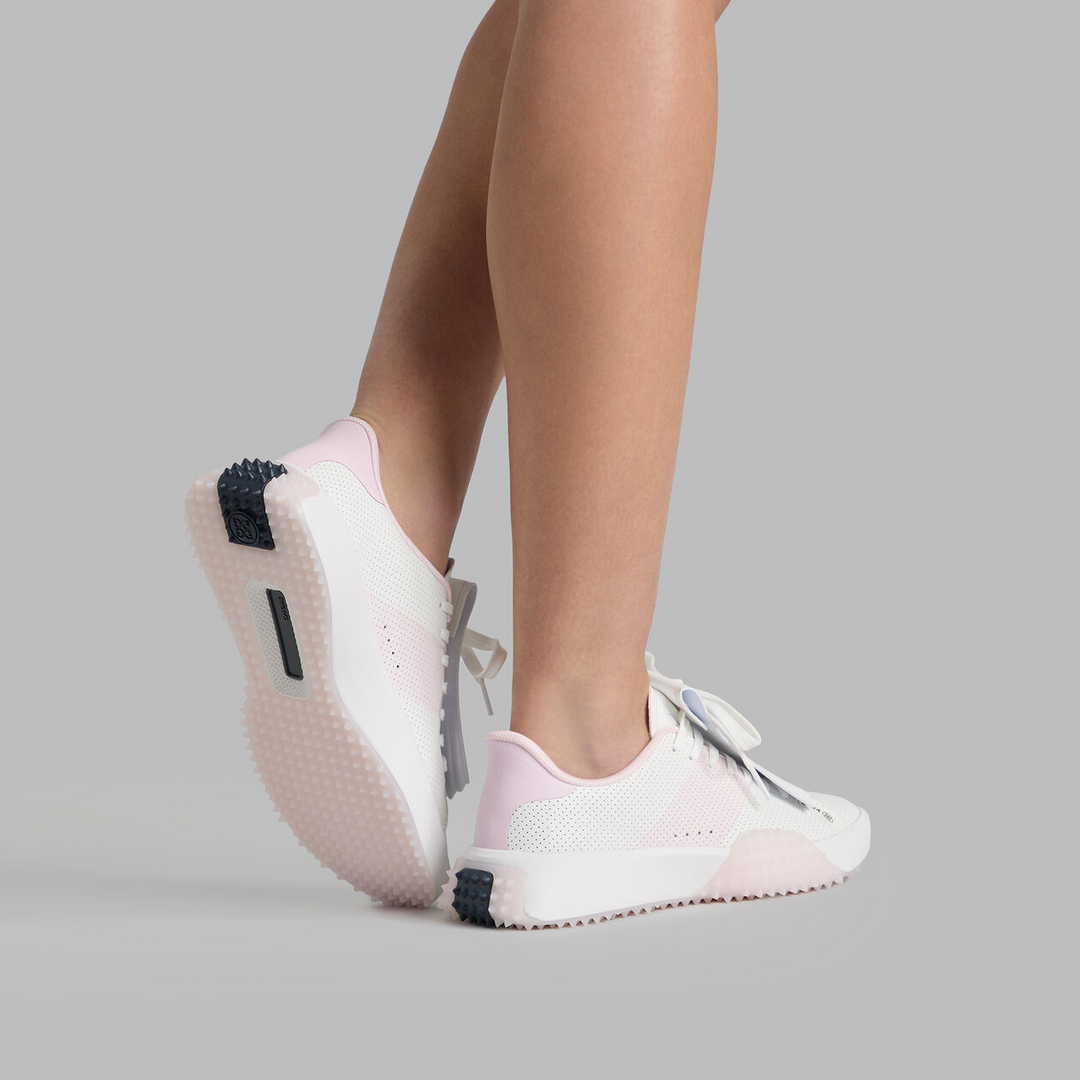 G/FORE WOMEN'S G.112 PERFORATED SADDLE STRIPE KILTIE GOLF SHOE - SNOW / BLUSH
