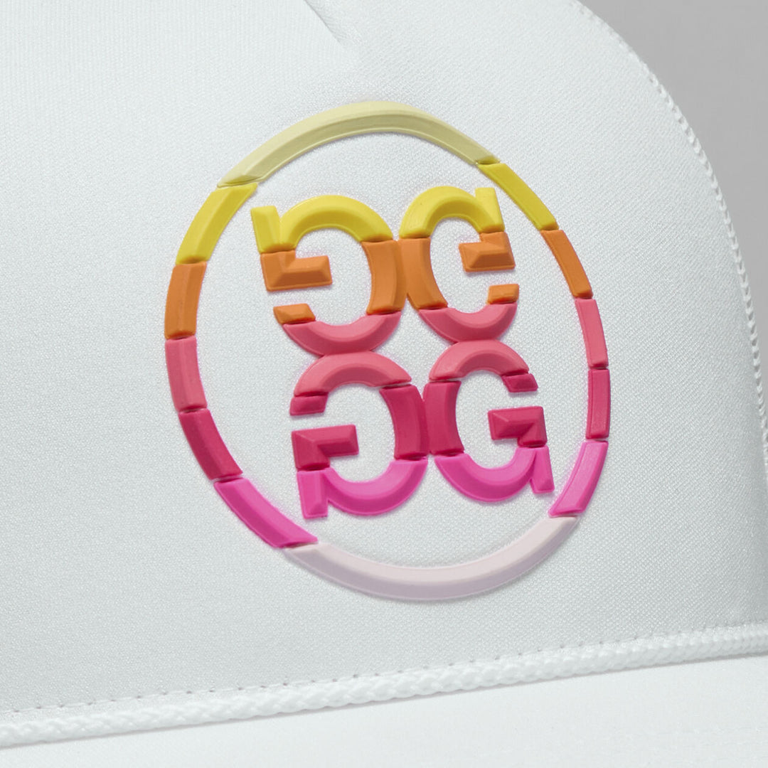 G/FORE WOMEN'S GRADIENT CIRCLE G'S COTTON TWILL TRUCKER HAT - SNOW