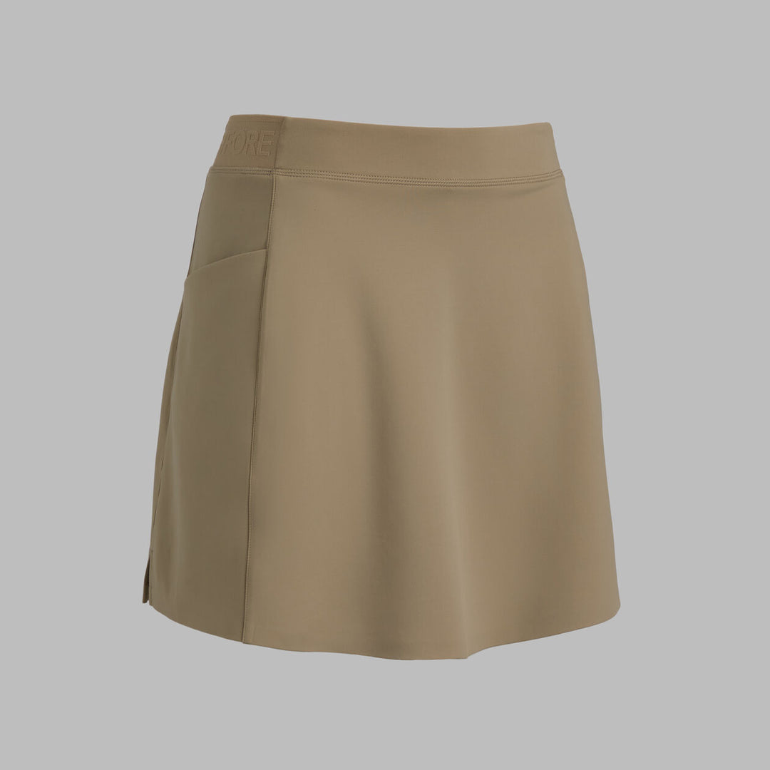 G/FORE WOMENS KNOCKOUT A-LINE SKORT - DUNE