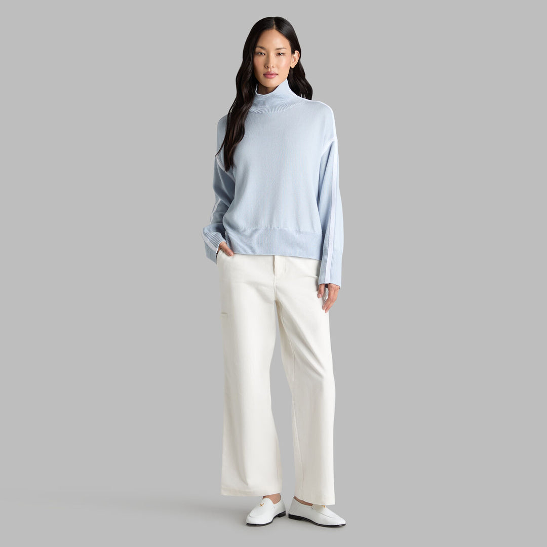 G/FORE WOMEN'S MERINO WOOL CONTRAST STRIPE TURTLENECK SWEATER - PALE BAJA / CHALK WHITE
