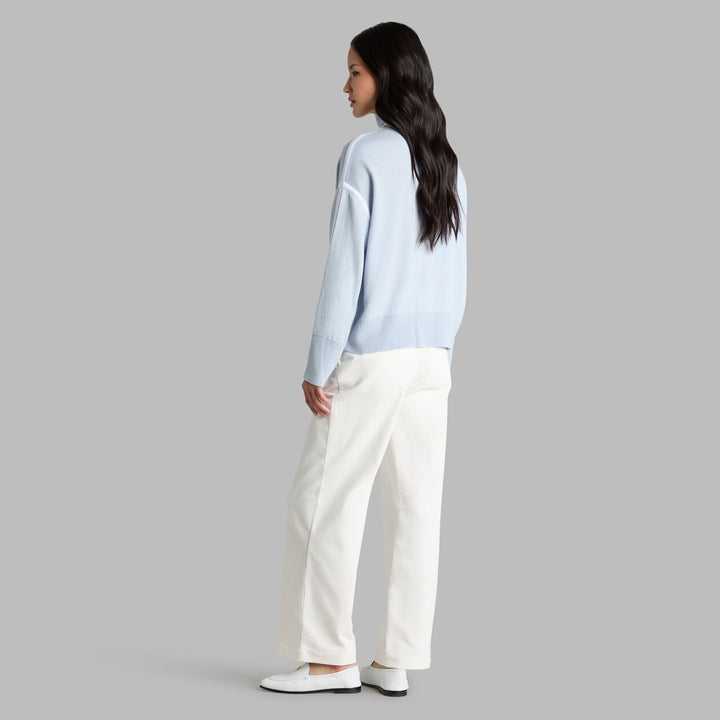 G/FORE WOMEN'S MERINO WOOL CONTRAST STRIPE TURTLENECK SWEATER - PALE BAJA / CHALK WHITE