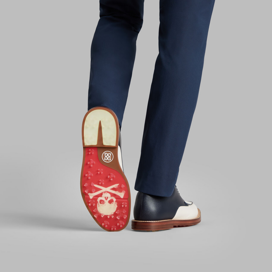 G/FORE MEN'S LTD RELEASE GALLIVANTER PEBBLE LEATHER LUXE SOLE DERBY GOLF SHOE - TWILIGHT / SNOW