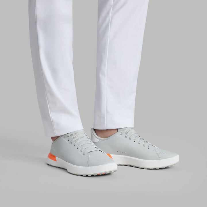 G/FORE MEN'S G.112 GOLF SHOE - NIMBUS / SHOCKING ORANGE