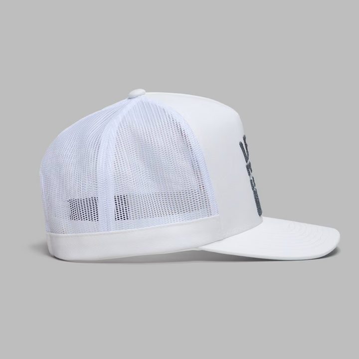 G/FORE MEN'S LFG TRUCKER HAT - SNOW
