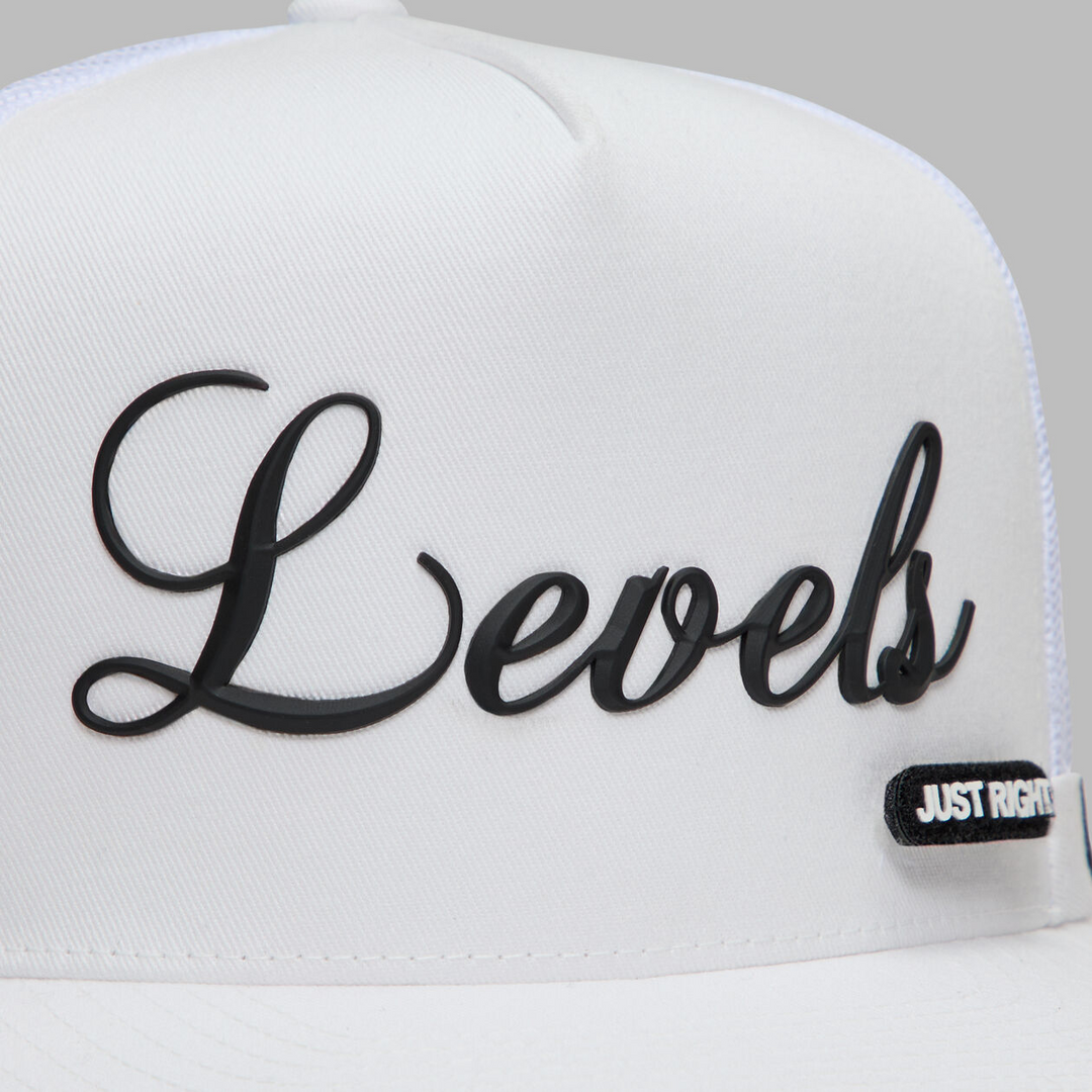 G/FORE MEN'S DAILY LEVELS TALL TRUCKER HAT - SNOW