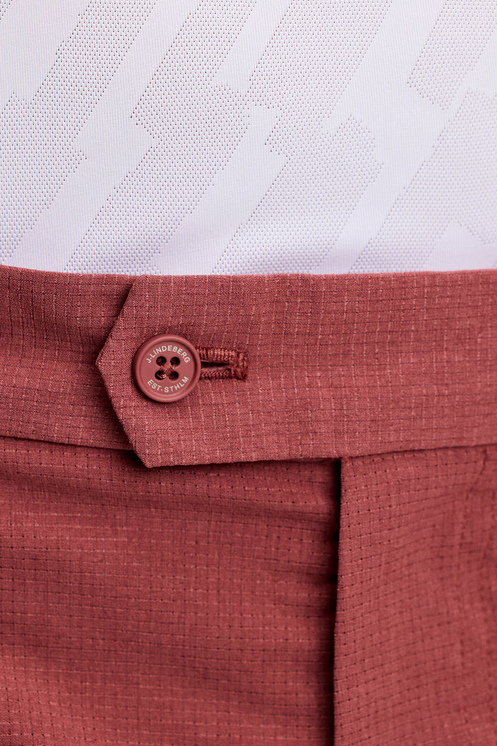 J.Lindeberg Men's Vent Shorts - TERRACOTTA