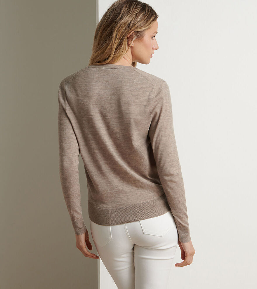 Peter Millar Women's Excursionist Flex V-Neck Sweater - PEBBLE