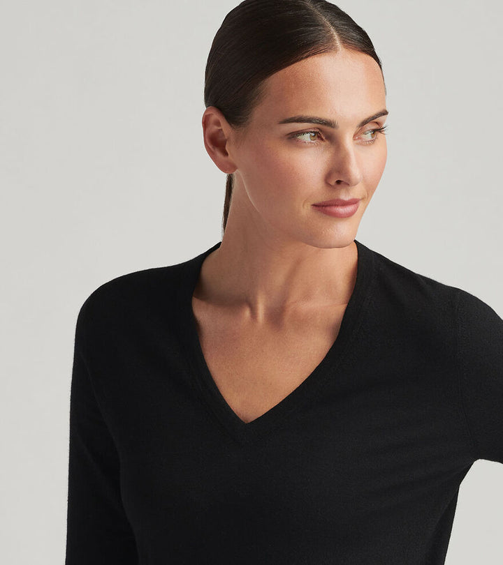 Peter Millar Women's Excursionist Flex V-Neck - BLACK